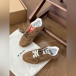 Cinnamon Suede New Balance X Miu Miu 530 Sl Sneakers